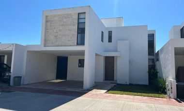 | Preciosa casa residencial amueblada, en renta. |