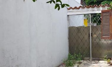 Casa de 3 ambientas  a reciclar, ideal inversor   - Wilde