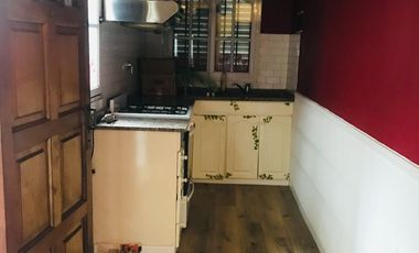 Casa en venta - 3 Dormitorios 2 Baños - 130Mts2 - Lanús