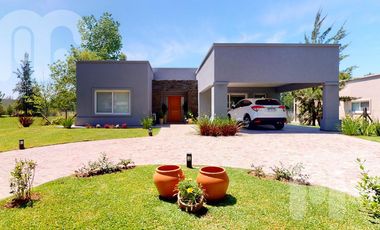 VENTA CASA DE 3 DORMITORIOS EN MIRALAGOS