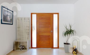 VENTA CASA DE 3 DORMITORIOS EN MIRALAGOS