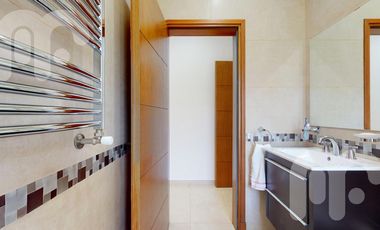 VENTA CASA DE 3 DORMITORIOS EN MIRALAGOS