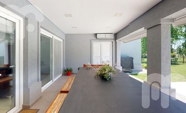 VENTA CASA DE 3 DORMITORIOS EN MIRALAGOS