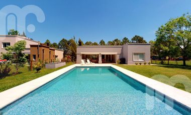 VENTA CASA DE 3 DORMITORIOS EN MIRALAGOS