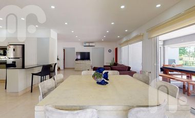 VENTA CASA DE 3 DORMITORIOS EN MIRALAGOS