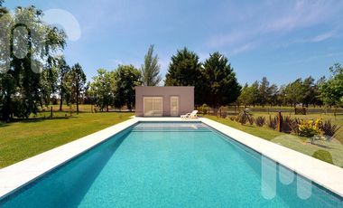 VENTA CASA DE 3 DORMITORIOS EN MIRALAGOS