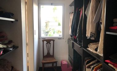 Importante casa 250 m2 cubiertos, parque y pileta. Terreno 418 m2. Vicente López
