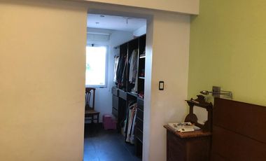 Importante casa 250 m2 cubiertos, parque y pileta. Terreno 418 m2. Vicente López