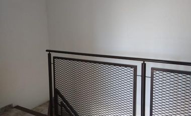 Casa duplex venta - Tolosa 2 dormitorios
