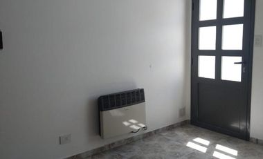 Casa duplex venta - Tolosa 2 dormitorios