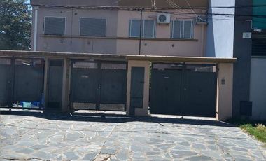 Casa duplex venta - Tolosa 2 dormitorios