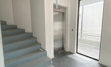 VENTA - Departamento dos ambientes con balcon y terraza. Ciudad Jardin