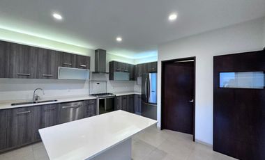 CASA EN VENTA EN FRACC. CIRCUITO DE ACONCAGUA ALTOZANO, MORELIA