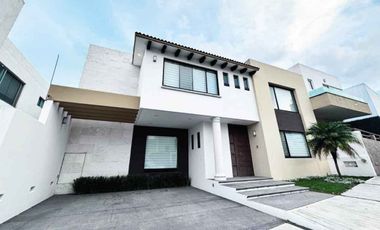 CASA EN VENTA EN FRACC. CIRCUITO DE ACONCAGUA ALTOZANO, MORELIA