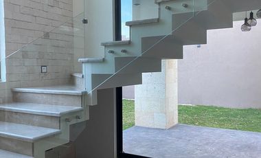 CASA EN RENTA EN CLUB Y DENTRO DEL CAMPO DE GOLF ALTOZANO, MORELIA