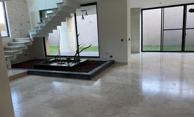 CASA EN RENTA EN CLUB Y DENTRO DEL CAMPO DE GOLF ALTOZANO, MORELIA