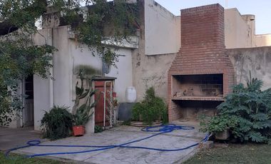 Casa + Local en venta