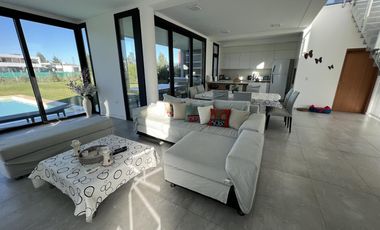Casa en  venta en Terralagos Canning