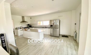Casa en Venta - El Canton- Escobar-Zona Norte-Maschwitz-5 ambientes