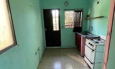 Complejo de departamentos en venta - 18 Dormitorios 18 Baños - 300Mts2 - Ezpeleta Este