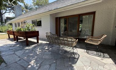 Casa en alquiler en Boating  - San Isidro -