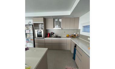 Hermosa casa ubicada en calle Lalinde al 400 - San Miguel del Monte