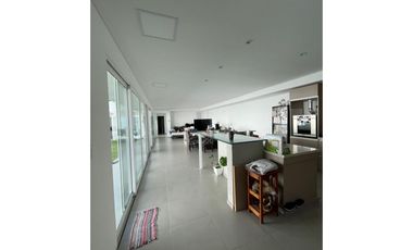 Hermosa casa ubicada en calle Lalinde al 400 - San Miguel del Monte