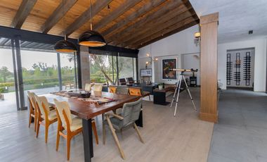 Casa en San Miguel de Allende: Elegancia y Confort en Viñedo Santísima Trinidad
