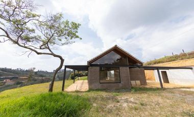 CASA INDEPENDIENTE EN SAN VICENTE LISTA PARA TERMINAR Y ESTRENAR