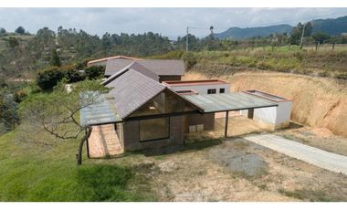 CASA INDEPENDIENTE EN SAN VICENTE LISTA PARA TERMINAR Y ESTRENAR