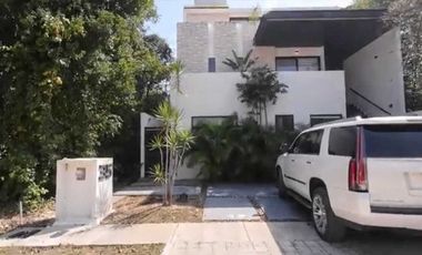 CASA EN VENTA EN PLAYA DEL CARMEN, MAYACOBA