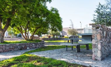 Venta de Terrenos en fraccionamiento  en Corregidora, Querétaro $980,000
