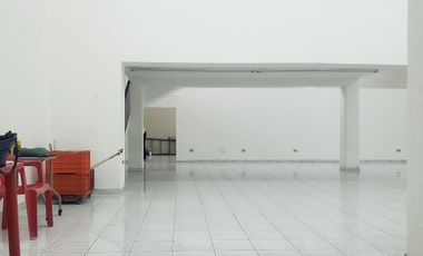 SE VENDE COMO TERRENO PASEO DE MONTEJO