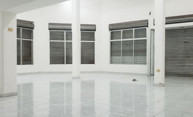 SE VENDE COMO TERRENO PASEO DE MONTEJO