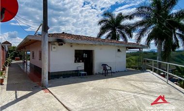 Vista🔥 Finca en la vía Alcalá-Cartago