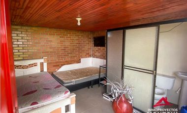 Vista🔥 Finca en la vía Alcalá-Cartago