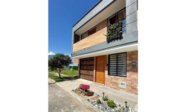 Hermosa Casa Unifamiliar en Venta en La Ceja, Antioquia