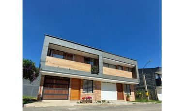 Hermosa Casa Unifamiliar en Venta en La Ceja, Antioquia