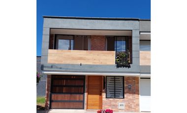 Hermosa Casa Unifamiliar en Venta en La Ceja, Antioquia