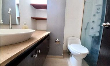 Se alquila apto en granada cali