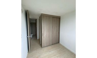 Hermoso  Apartamento en Madrid- Conjunto Azul celeste