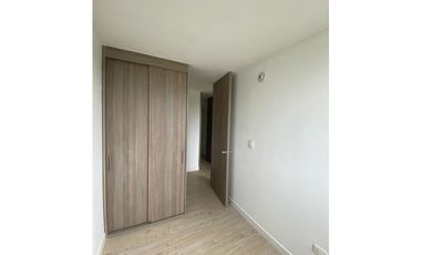 Hermoso  Apartamento en Madrid- Conjunto Azul celeste