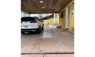 VENDO CASA COMERCIAL O RESIDENCIAL  EN LA 12 DE OCTUBRE!!!