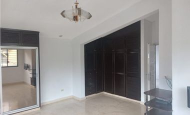 VENDO CASA COMERCIAL O RESIDENCIAL  EN LA 12 DE OCTUBRE!!!