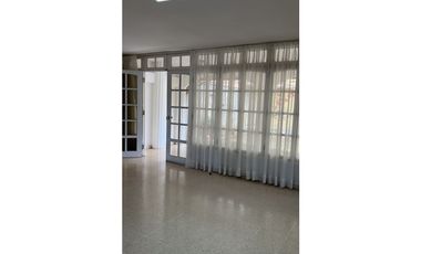 VENDO CASA COMERCIAL O RESIDENCIAL  EN LA 12 DE OCTUBRE!!!