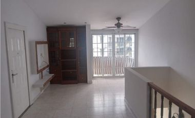 VENDO CASA COMERCIAL O RESIDENCIAL  EN LA 12 DE OCTUBRE!!!