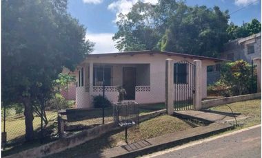 VENDO TERRENO CON DOS CASAS INCLUIDAS CHORRERA GUADALUPE