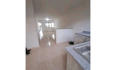 ALQUILO CASA EN SENDEROS DE ARRAIJAN