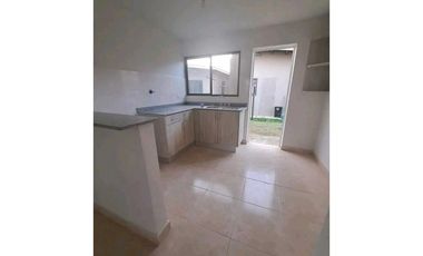 ALQUILO CASA EN SENDEROS DE ARRAIJAN