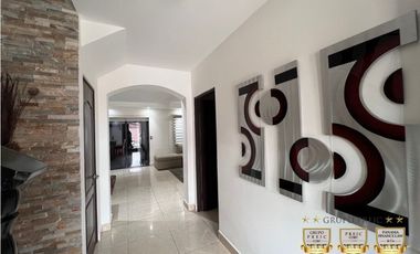 Venta de Casa Modelo Lyon con Piscina Versalles 1 Panamá